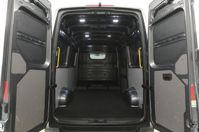Volkswagen CRAFTER 2.0 TDI L3H3 | 140PK | 3000KG Trekgew. | Aut. | Airco | Camera | Carplay | Navigatie | Parkeersens.