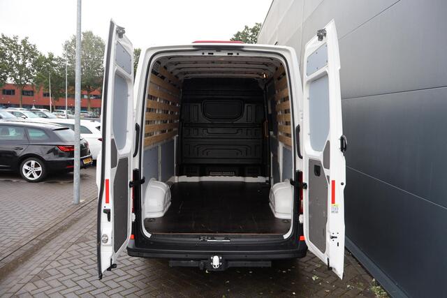 Volkswagen CRAFTER 35 2.0 TDI L3H3 Comfortline EURO VI | 140 PK | Trekhaak | Navigatiesysteem | Parkeersensoren |