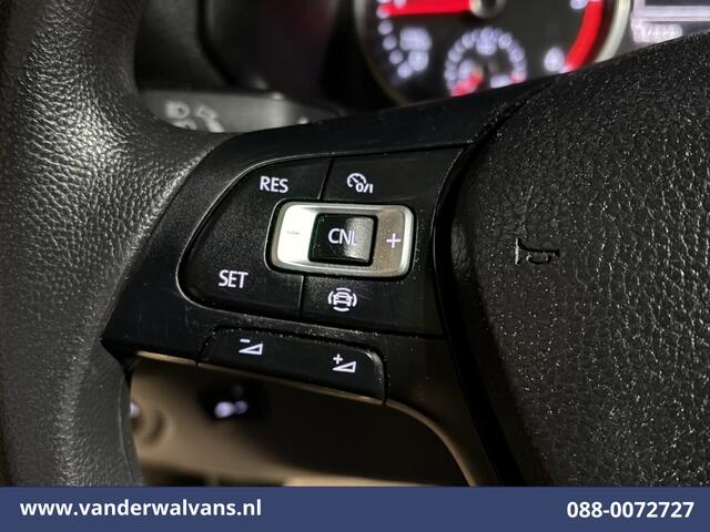 Volkswagen CRAFTER 2.0 TDI L3H3 L2H2 Euro6 Airco | Navigatie | Camera | 2500kg Trekhaak | Apple Carplay | Cruisecontrol Chauffeursstoel, Android Auto, Parkeersensoren, Bijrijdersbank