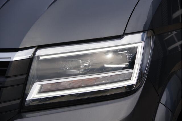 Volkswagen CRAFTER 2.0 TDI L3H3 Highline 3-ZITS, 140PK AUT. LED, CAMERA, NAVI, CRUISE, AIRCO, PARKEERSENSOREN