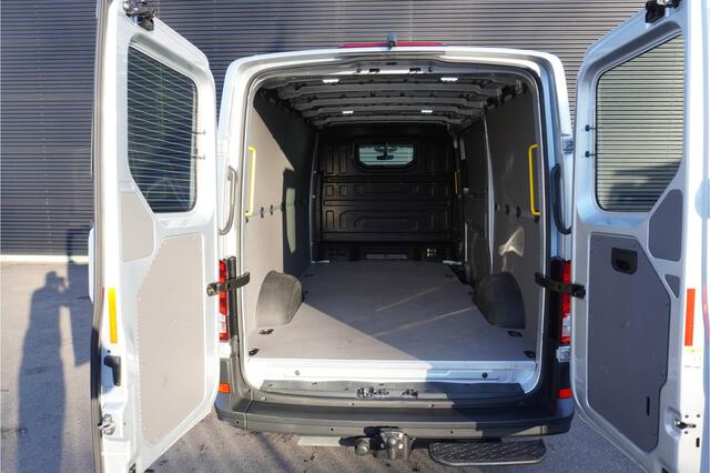 Volkswagen CRAFTER 160pk RWD L3H2/L2H1 Trekhaak Apple Carplay Camera Cruise control