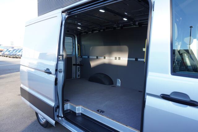 Volkswagen CRAFTER 160pk RWD L3H2/L2H1 Trekhaak Apple Carplay Camera Cruise control