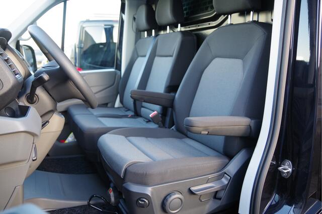 Volkswagen CRAFTER 35 2.0 TDI L3H3 177PK AUT. LED, 2X SCHUIFDEUR, TREKHAAK, STOELVERWARMING, GEVEERDE STOEL, AIRCO, PARKEERSENSOREN