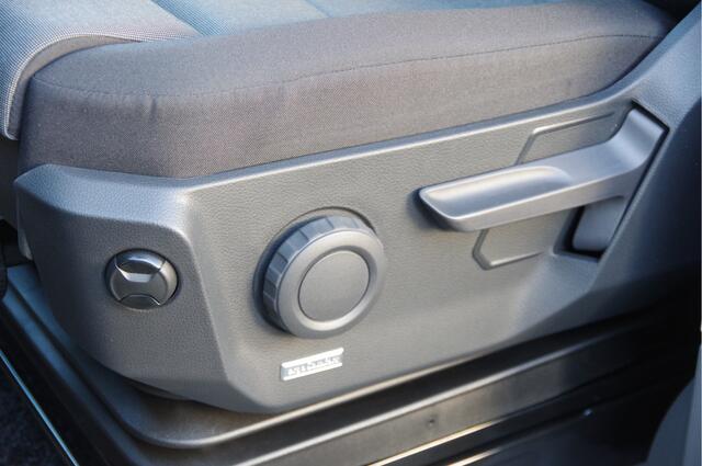 Volkswagen CRAFTER 35 2.0 TDI L3H3 177PK AUT. LED, 2X SCHUIFDEUR, TREKHAAK, STOELVERWARMING, GEVEERDE STOEL, AIRCO, PARKEERSENSOREN