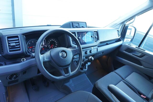 Volkswagen CRAFTER 35 163pk RWD L3H3/L2H2 3500kg Trekhaak Apple Carplay Camera Cruise control Navigatie Tacho