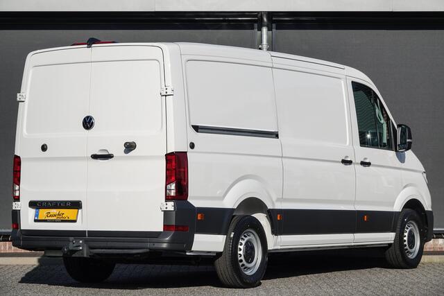 Volkswagen CRAFTER L3H2 | 2.0Tdi 177Pk | 35 | 3500Kg Trekgewicht | Stoel-Stoel | Achteruitrijcamera | 10.4'' Display | Trekhaak | Candy White