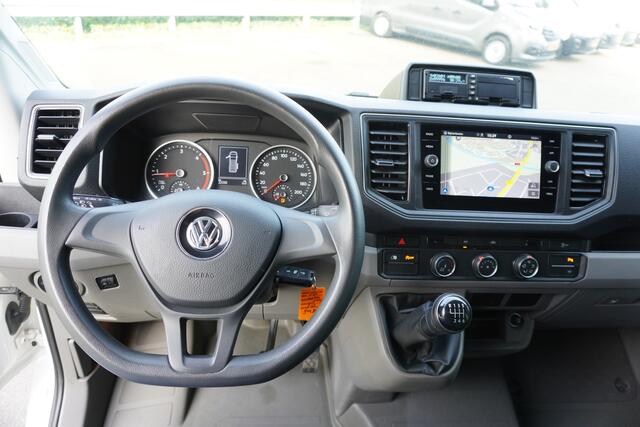 Volkswagen CRAFTER 35 177pk RWD L3H3/L2H2 Navigatie Apple Carplay Camera 3500kg Trekhaak