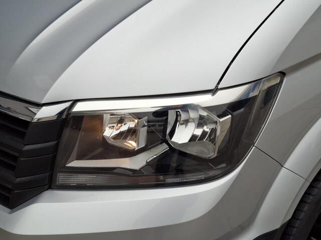 Volkswagen CRAFTER 35 2.0 TDI L3H3 Comfortline AIRCO / CRUISE CONTROLE / TREKHAAK / 3 ZITS / NAVI / CARPLAY