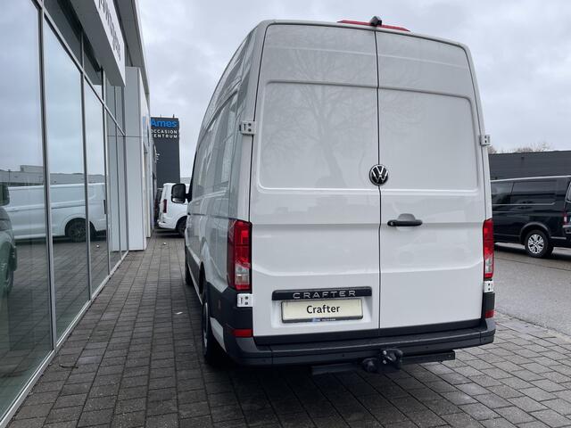 Volkswagen CRAFTER 35 2.0 TDI L3H3 Highline 140pk Automaat | Trekhaak met opstap | App connect | 3 Zits excl BTW / incl BPM