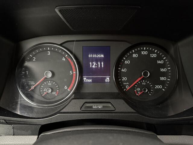 Volkswagen CRAFTER 2.0TDI 140PK L4H3 Highline Maxi | Imperiaal | Trekhaak | Camera | Camera | Airco | Cruise | 3-Zits