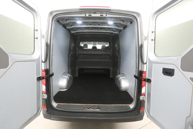 Volkswagen CRAFTER 2.0 TDI L3H2 140PK | 3000kg Trekgew. | Dubbele Cabine | Airco | Cruise | Elektrpakket