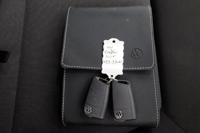 Volkswagen CRAFTER 35 2.0 TDI 140pk L4H3 (L3H2) Maxi Airco/Camera/Imperiaal 12-2022