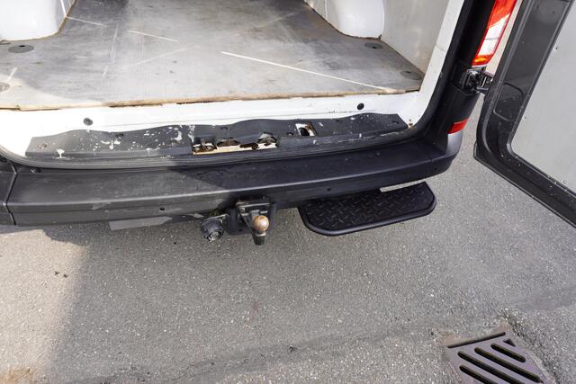 Volkswagen CRAFTER 35 177pk RWD 3500kg Trekhaak L4H3/L3H2 Camera Apple carplay Cruise Control Parkeersensoren