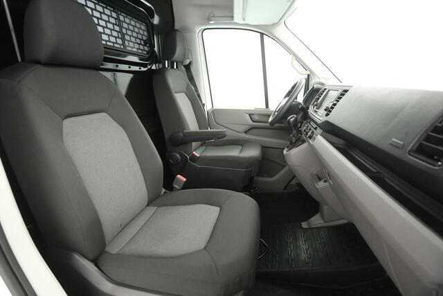 Volkswagen CRAFTER 2.0 TDI L3H3 140PK | Aut. | 3000KG Trekgew. | Airco | Adap. Cruise | Camera | Carplay | Parkeersens.