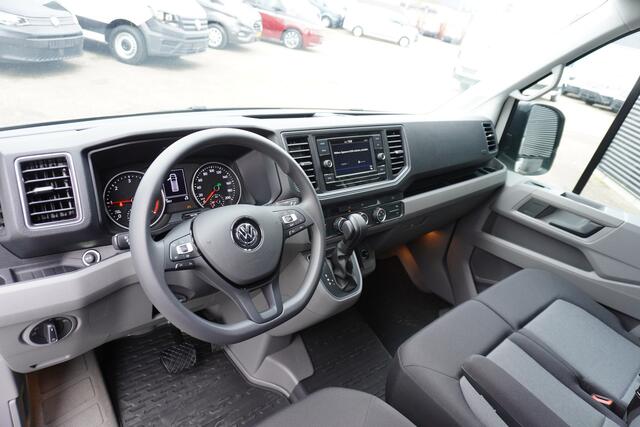 Volkswagen CRAFTER 180pk Automaat L3H3/L2H2 LED Cruise control Apple Carplay Parkeersensoren 3-Zits