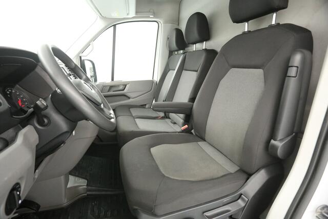 Volkswagen CRAFTER 2.0 TDI 177PK L4H3 | Aut. | 3000kg Trekgew. | Airco | Cruise | Camera | 3 Zits | Carplay | Stoelverw. | Parkeersens.