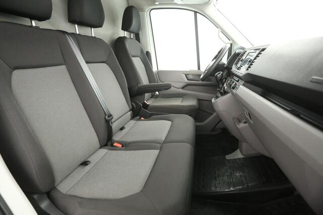 Volkswagen CRAFTER 2.0 TDI 177PK L4H3 | Aut. | 3000kg Trekgew. | Airco | Cruise | Camera | 3 Zits | Carplay | Stoelverw. | Parkeersens.