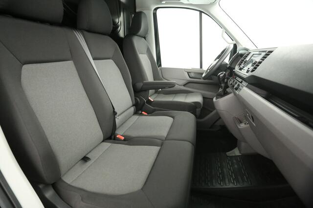 Volkswagen CRAFTER 2.0 TDI 177PK L3H3 | Aut. | 3000kg Trekgew. | Trekhaak | Airco | Camera | Adap. Cruise | 3 Zits | Carplay