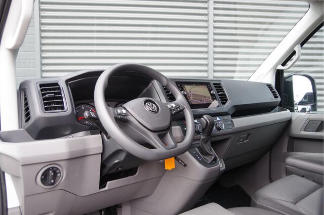 Volkswagen CRAFTER 35 2.0 TDI L3H3 140PK AUT. LED, TREKHAAK, BETIMMERING, STOELVERWARMING, GEVEERDE ERGO COMFORT STOEL, CAMERA, NAVI, CRUISE, AIRCO, CARPLAY, PARKEERSENSOREN, MF STUURWIEL