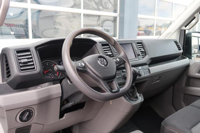 Volkswagen CRAFTER 35 2.0 TDI L3H3 AUT/ LED/ CAMERA/ ACC/ MASSAGE/ AIRCO/ TREKHAAK