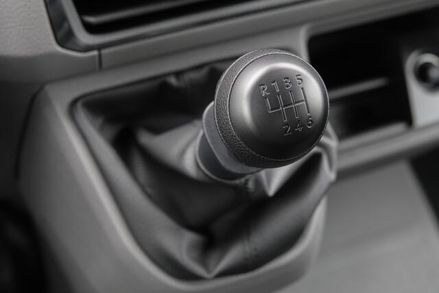 Volkswagen CRAFTER Bakauto | 2.0Tdi 163Pk | L3 | Dubbele cabine | 7-Persoons | 35 | 3.500Kg trekgwicht | Open Laadbak | Achteruitrijcamera | Trekhaak