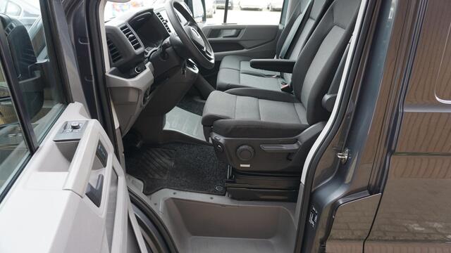 Volkswagen CRAFTER 35 2.0 TDI 140pk DSG Highline 3-Zits L3H3 LED Geveerde Stoel 17inch LM Adaptive Cruise *NL auto* 1e Eigenaar 86507km!