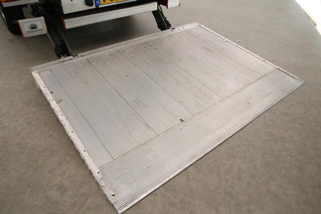 Volkswagen CRAFTER 2.0 TDI | Bakwagen | Laadklep | Zijdeur | Airco | 3 Zits | Camera | Carplay | Navigatie