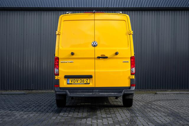 Volkswagen CRAFTER 4 MOTION L3H2 | 141 PK | Cruise | Camera | PDC | Zijschuifdeur L+R | Airco