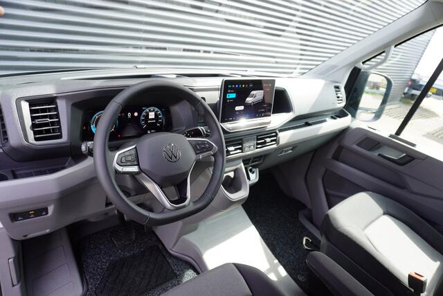 Volkswagen CRAFTER 140pk Automaat L3H3/L2H2 Facelift Digitaal Dashboard Navigatie Apple Carplay LED Camera Parkeersensoren