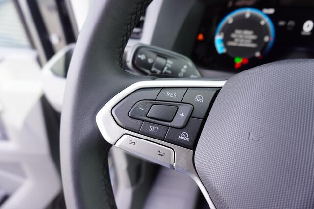 Volkswagen CRAFTER 140pk Automaat L3H3/L2H2 Facelift Digitaal Dashboard Navigatie Apple Carplay LED Camera Parkeersensoren