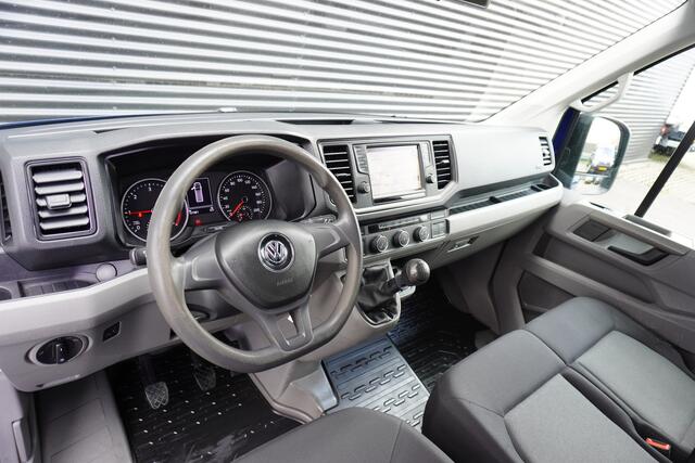 Volkswagen CRAFTER 35 140pk L3H3/L2H2 Navigatie Trekhaak Parkeersensoren Stoelverwarming Airco
