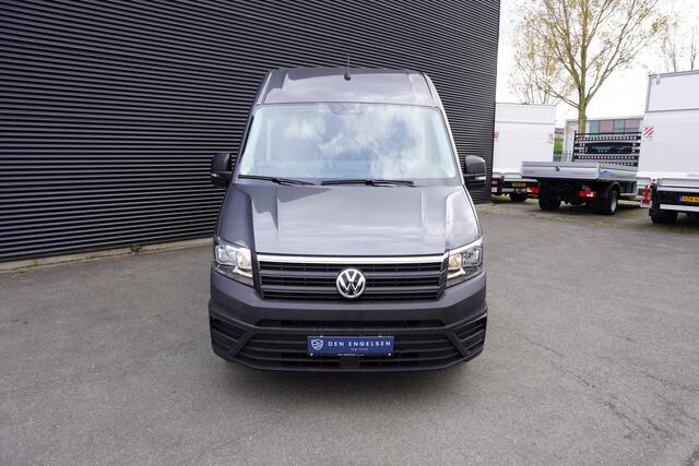 Volkswagen CRAFTER 140pk Automaat L3H3/L2H2 Apple Carplay Navigatie Camera Trekhaak Parkeersensoren 3-Zits Airco Climate control