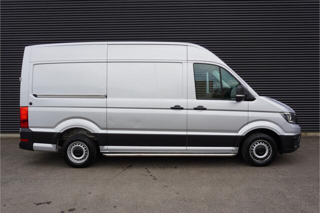 Volkswagen CRAFTER L3H3/L2H2 Trekhaak Camera Navigatie Parkeersensoren Cruise control Airco 3-Zits