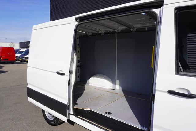 Volkswagen CRAFTER 140pk Automaat L3H2/L2H1 Apple Carplay Camera Navigatie Cruise control 270°C Deuren