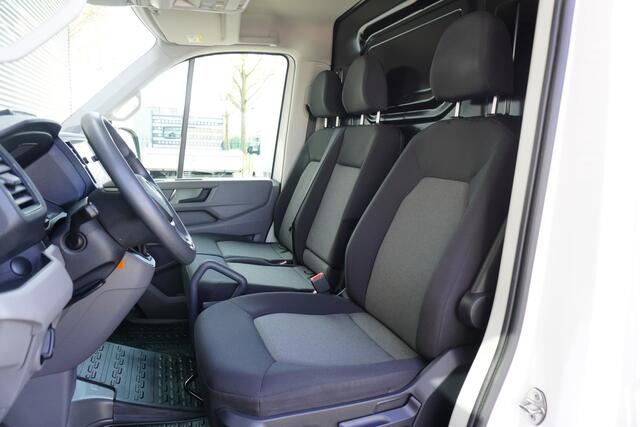 Volkswagen CRAFTER 140pk Automaat L3H2/L2H1 Apple Carplay Camera Navigatie Cruise control 270°C Deuren