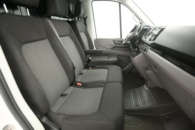 Volkswagen CRAFTER 2.0 TDI L3H3 140PK | Airco | 3 Zits | Carplay | Parkeersens.