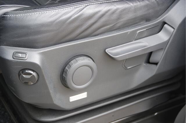 Volkswagen CRAFTER 35 2.0 TDI L3H3 75 EDITION 177PK AUT. LED, LEDER, TREKHAAK, ERGO ACTIVE GEVEERDE STOEL, STUURVERWARMING, STOELVERWARMING, VOORRUITVERWARMING, ADAPT. CRUISE, CAMERA, NAVI, CLIMA, NL AUTO, NAP