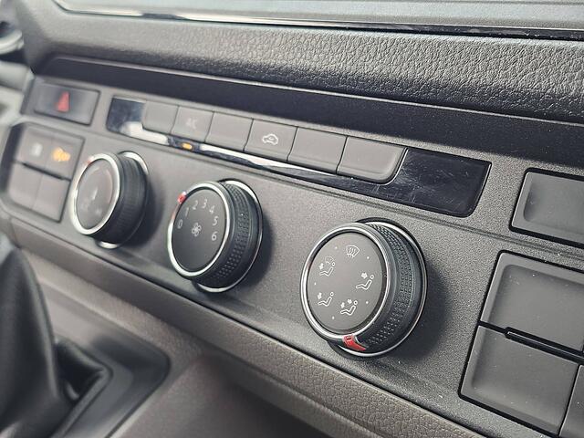 Volkswagen CRAFTER 35 L3H3 140Pk Automaat Trekhaak Camera CarPlay Euro6!