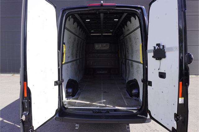 Volkswagen CRAFTER 35 180pk Automaat L4H3/L3H2 Parkeersensoren Camera 2-zits Apple Carplay