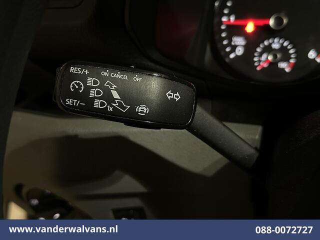 Volkswagen CRAFTER 2.0 TDI 141pk L3H3 L2H2 Euro6 Airco | Camera | Apple Carplay | Massagestoel | Cruisecontrol Android Auto, Chauffeurstoel
