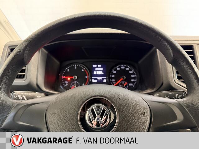 Volkswagen CRAFTER 35 2.0 TDI L3H3 Highline 140pk | Nav | Trekhaak | PDC