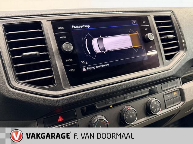 Volkswagen CRAFTER 35 2.0 TDI L3H3 Highline 140pk | Nav | Trekhaak | PDC