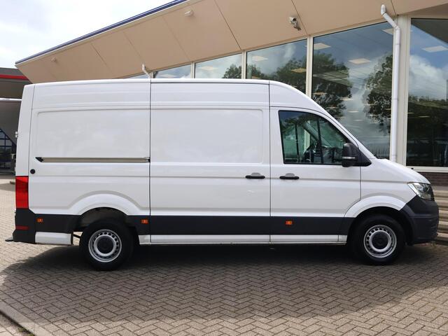 Volkswagen CRAFTER 35 2.0 TDI 177 PK AUT. L3H3 + 3000 KG TREKHAAK | ADAPTIVE CRUISE | LED | CAMERA | CARPLAY | STOELVERW.