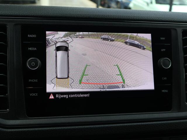 Volkswagen CRAFTER 35 2.0 TDI 177 PK AUT. L3H3 + 3000 KG TREKHAAK | ADAPTIVE CRUISE | LED | CAMERA | CARPLAY | STOELVERW.