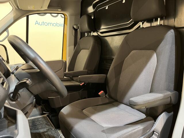 Volkswagen CRAFTER 35 2.0 TDI L3H2 140 PK / Euro 6 / 3.000 KG Trekgewicht / Airco / Camera / Carplay