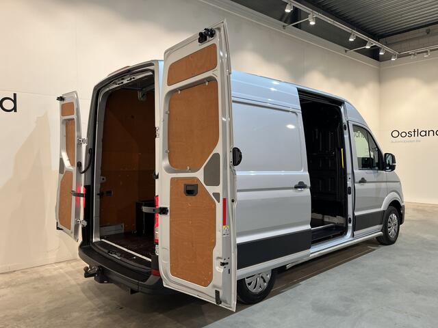 Volkswagen CRAFTER 35 2.0 TDI L3H3 140 PK Automaat / Euro 6 / Trekhaak 3.000 KG / Airco / Cruise Control / CarPlay / PDC / Navigatie / 3-Zits / 69.000 KM !!