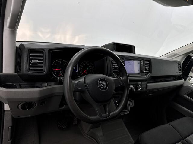 Volkswagen CRAFTER 35 2.0 TDI L3H3 Highline dsg 177pk Trekhaak Navigatie Euro 6 Camera
