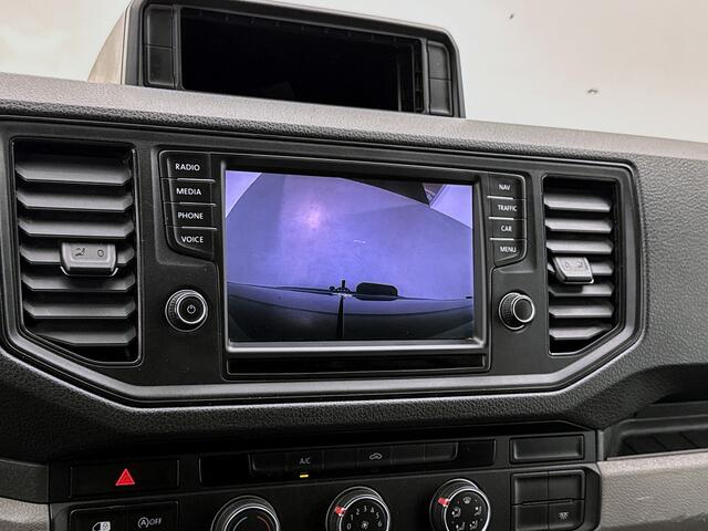 Volkswagen CRAFTER 35 2.0 TDI L3H3 Highline dsg 177pk Trekhaak Navigatie Euro 6 Camera