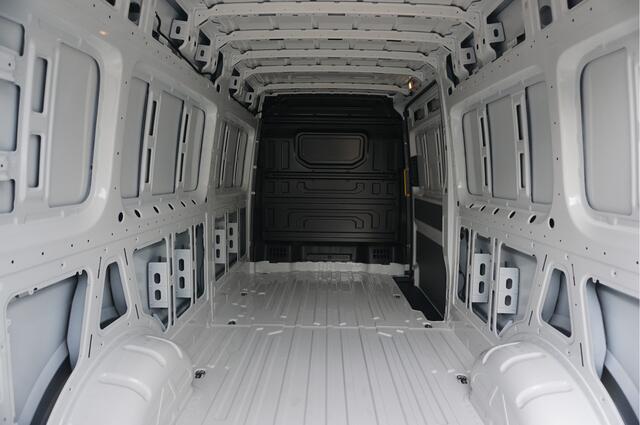 Volkswagen CRAFTER 35 2.0 TDI 140 L4H3 Airco, Cruise, Gev. Stoel!! NR. N01*