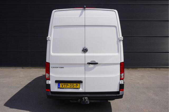 Volkswagen CRAFTER 140pk Camera Parkeersensoren Apple Carplay Airco Trekhaak Cruise control